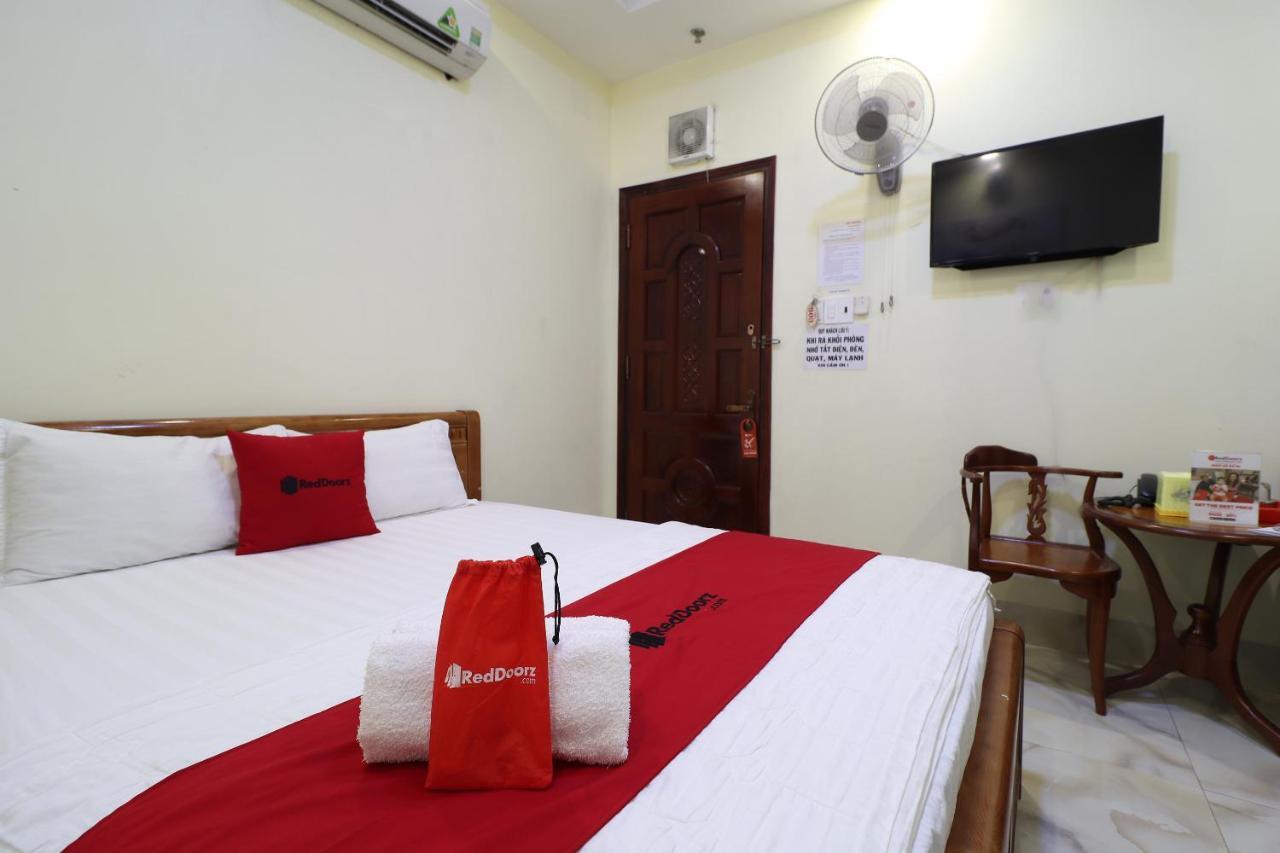 Reddoorz Plus @ Dong Den Street Hotell Ho Chi Minh-byen Eksteriør bilde
