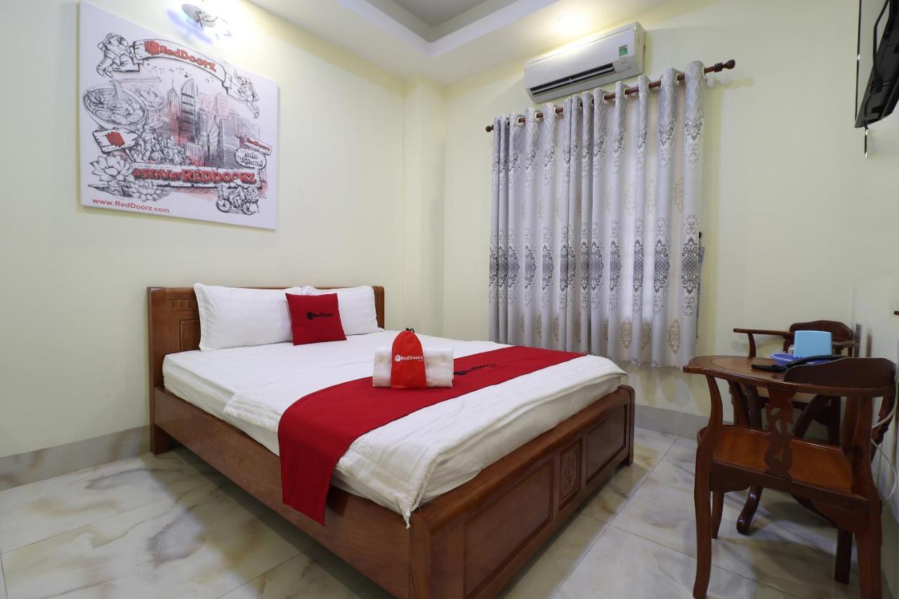 Reddoorz Plus @ Dong Den Street Hotell Ho Chi Minh-byen Eksteriør bilde